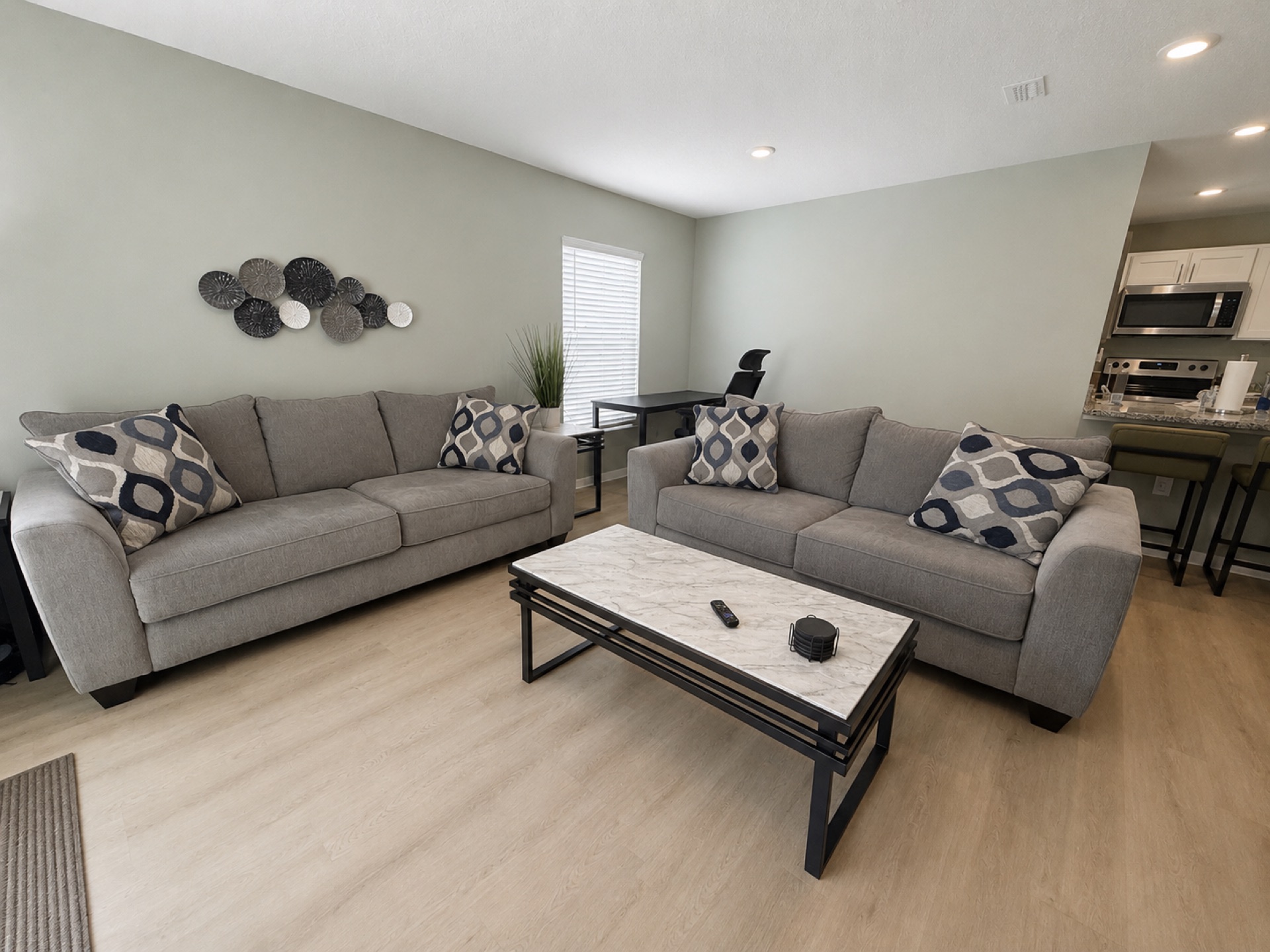 Low Tide Welaka — living room