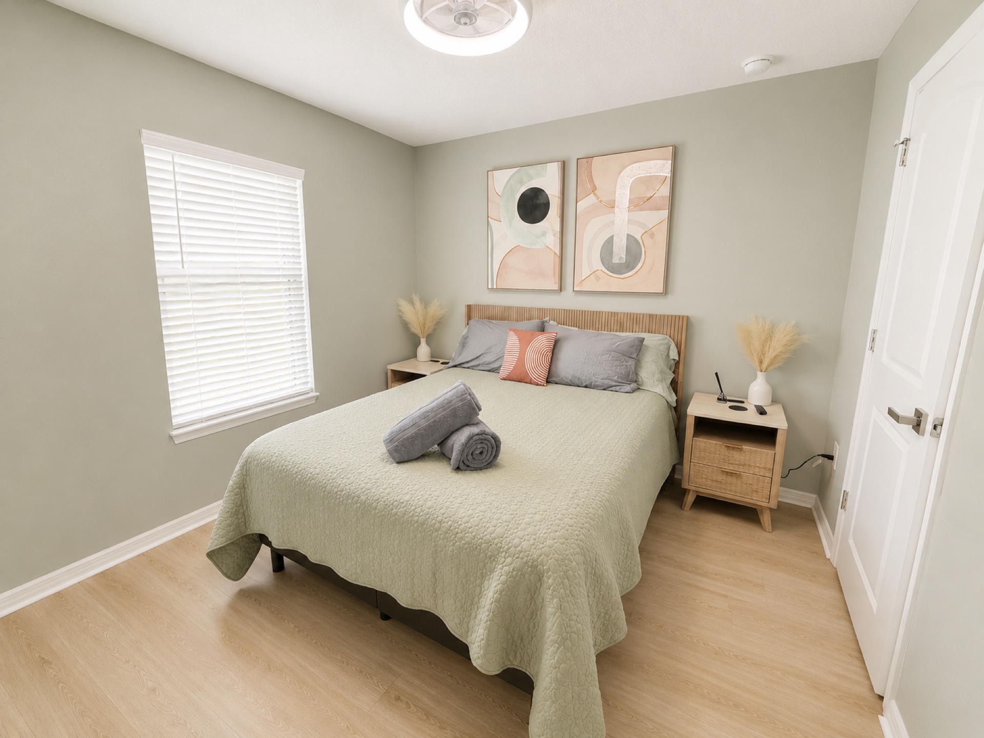 Low Tide Welaka — bedroom